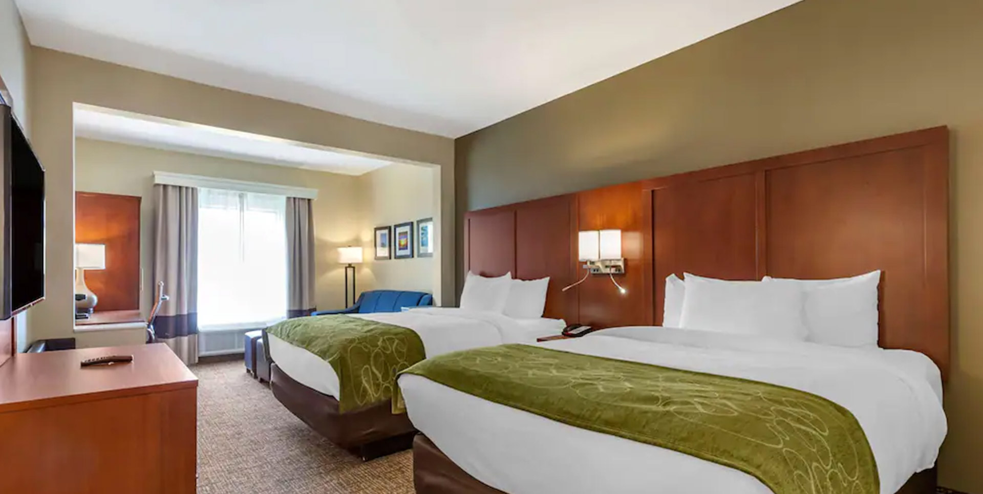 2 Queen Beds, 1 Room Suite